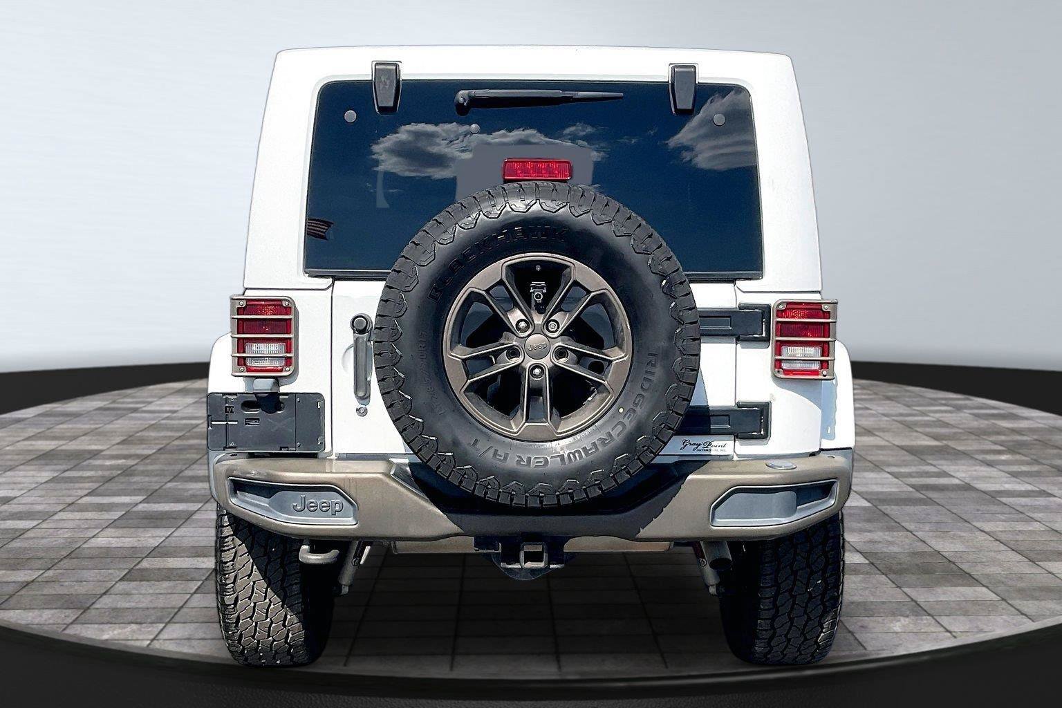 Used 2016 Jeep Wrangler Unlimited Sahara AWD/4WD image 5
