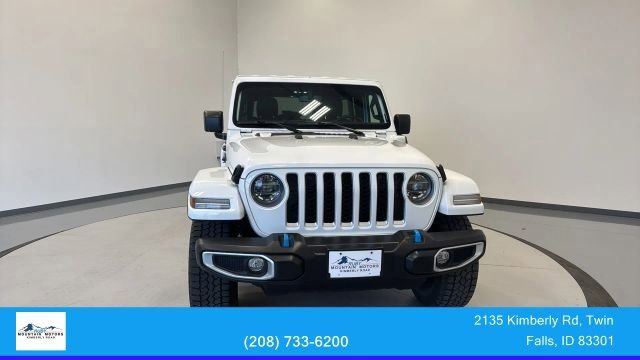 Used 2022 Jeep Wrangler Unlimited Sahara w/ Cold Weather Group AWD/4WD image 2