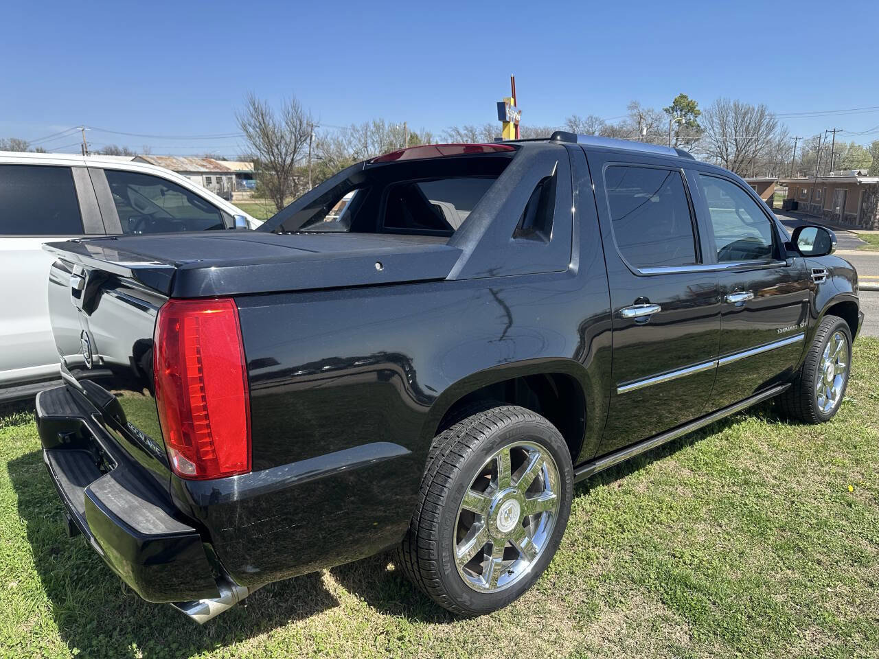 Used 2012 Cadillac Escalade EXT Premium image 7