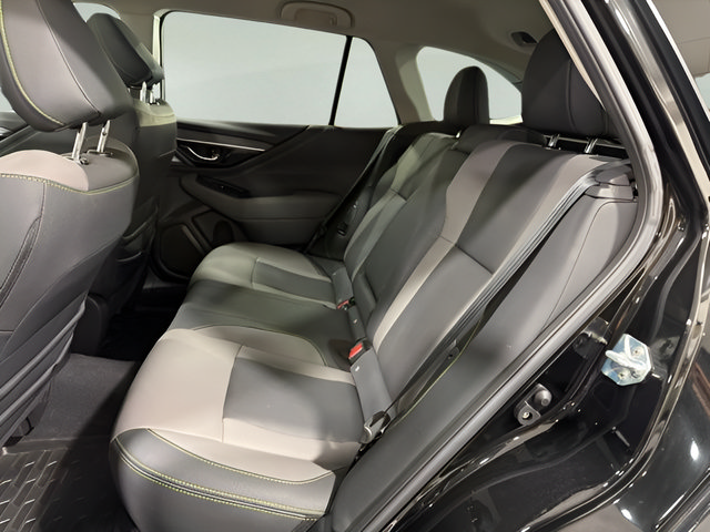 Certified 2025 Subaru Outback Onyx Edition AWD/4WD image 32