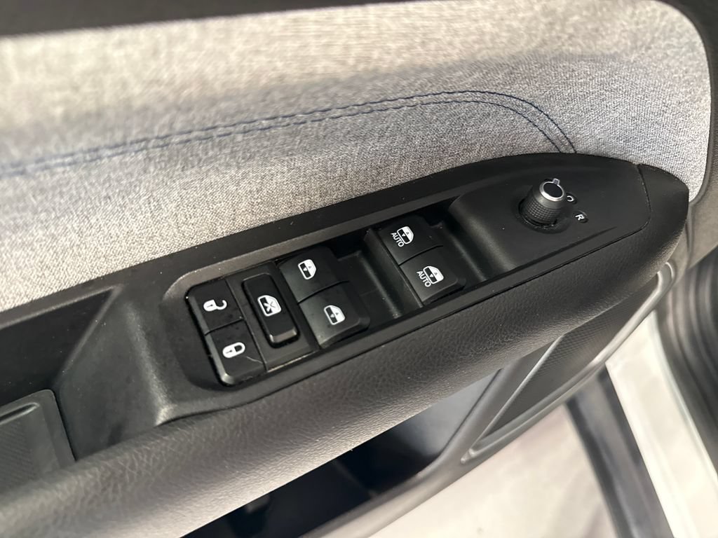 Used 2024 Jeep Compass Latitude AWD/4WD image 28