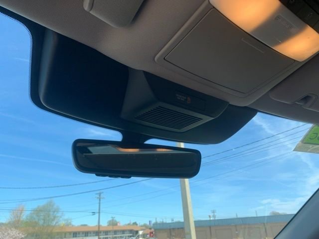 Used 2025 Nissan Pathfinder Platinum w/ Black Appearance Package image 21