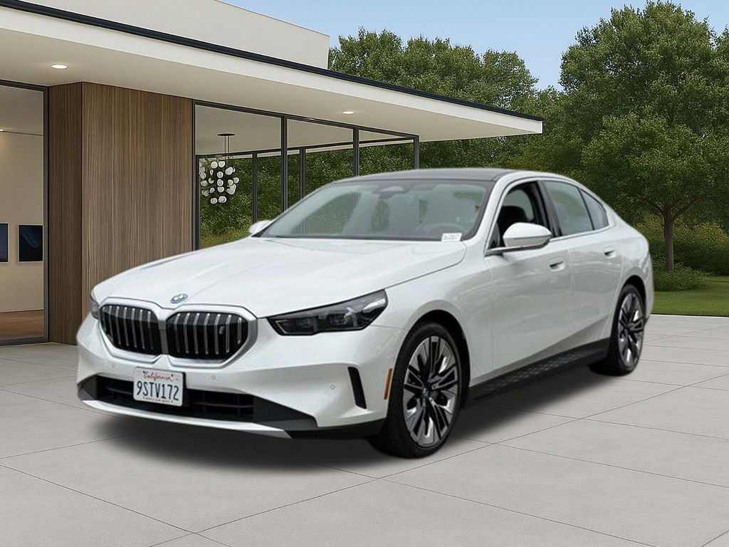 Used 2025 BMW i5 xDrive40 w/ Premium Package AWD/4WD image 2