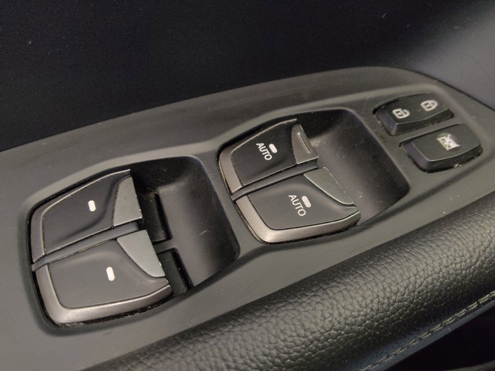 Used 2018 Hyundai Santa Fe SE image 27