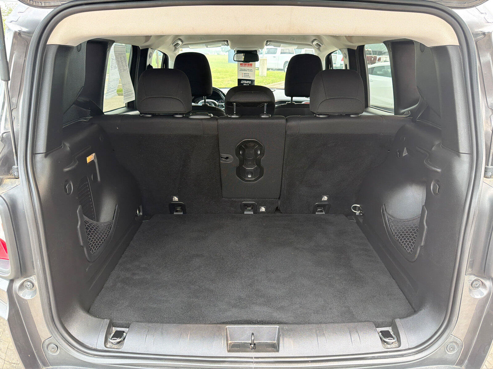 Used 2019 Jeep Renegade Trailhawk AWD/4WD image 10