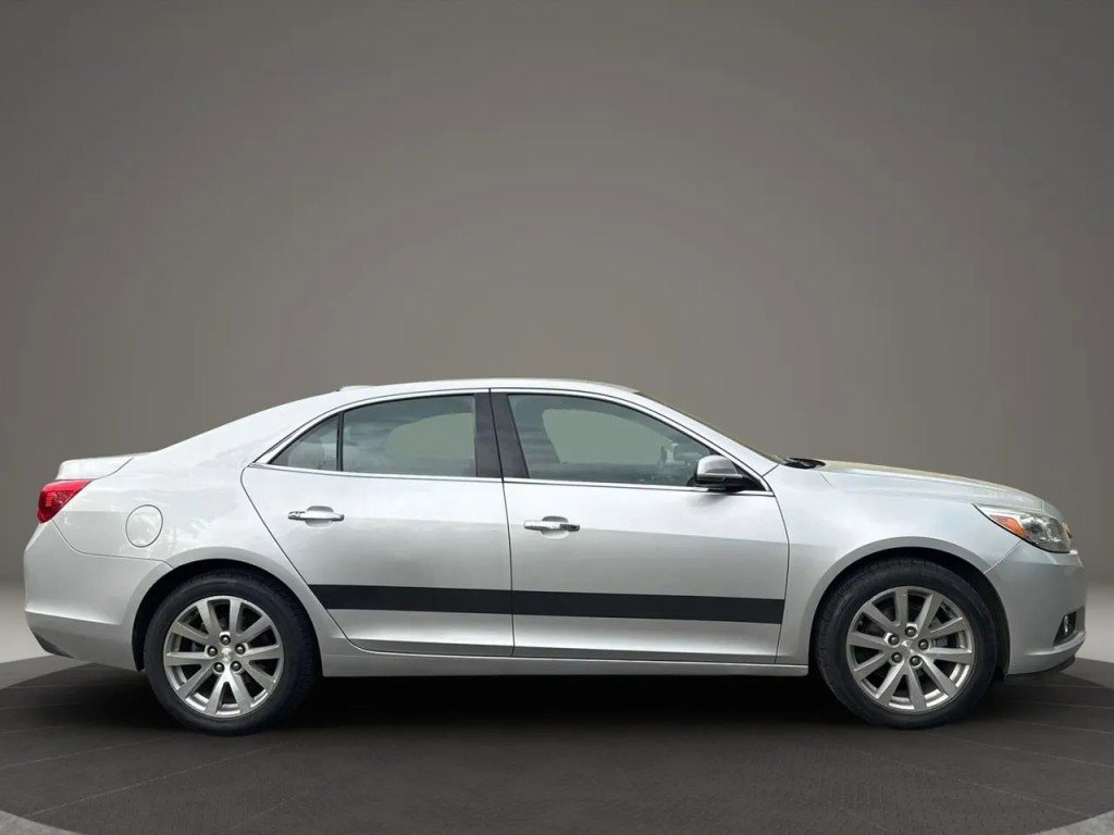 Used 2016 Chevrolet Malibu LTZ FWD image 9