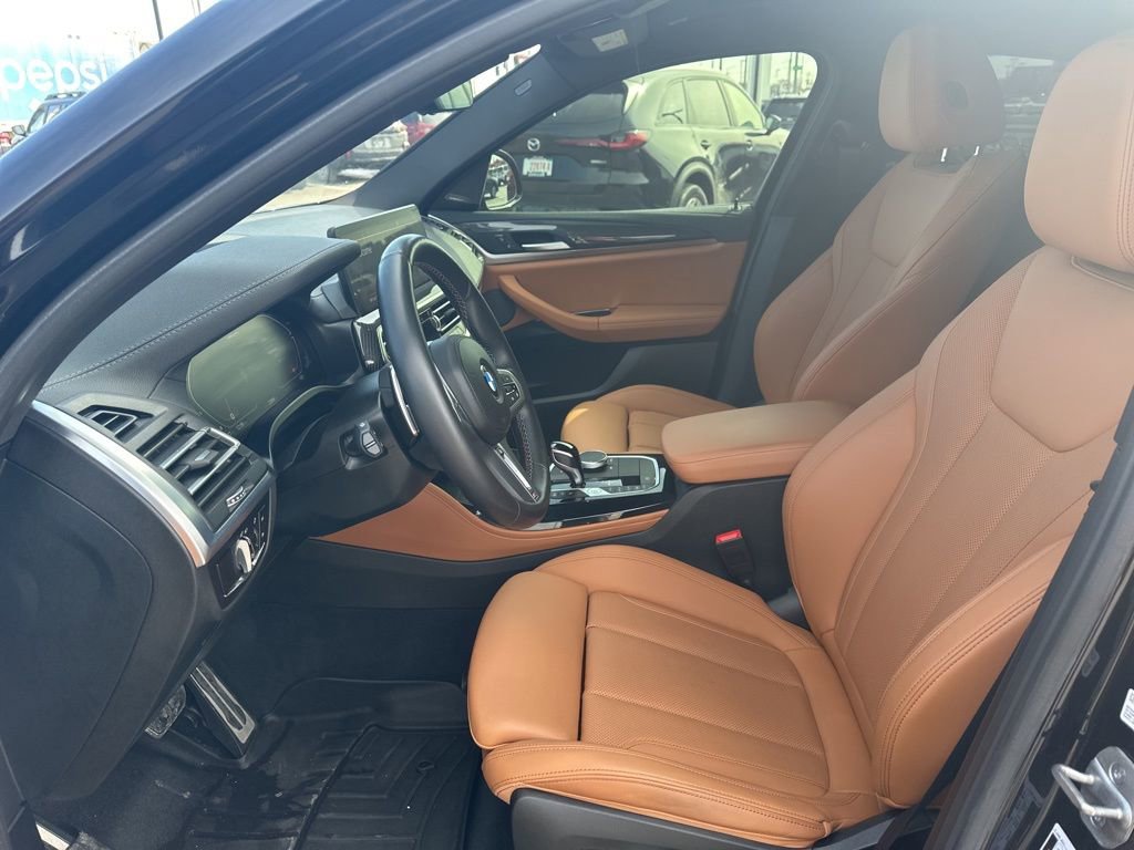 Used 2024 BMW X4 M40i w/ Premium Package image 9