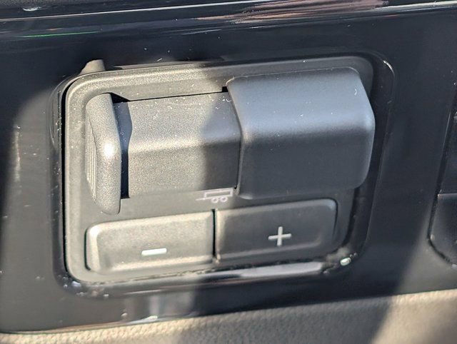 Certified 2022 Chevrolet Silverado 1500 High Country w/ Z71 Off-Road Package image 18