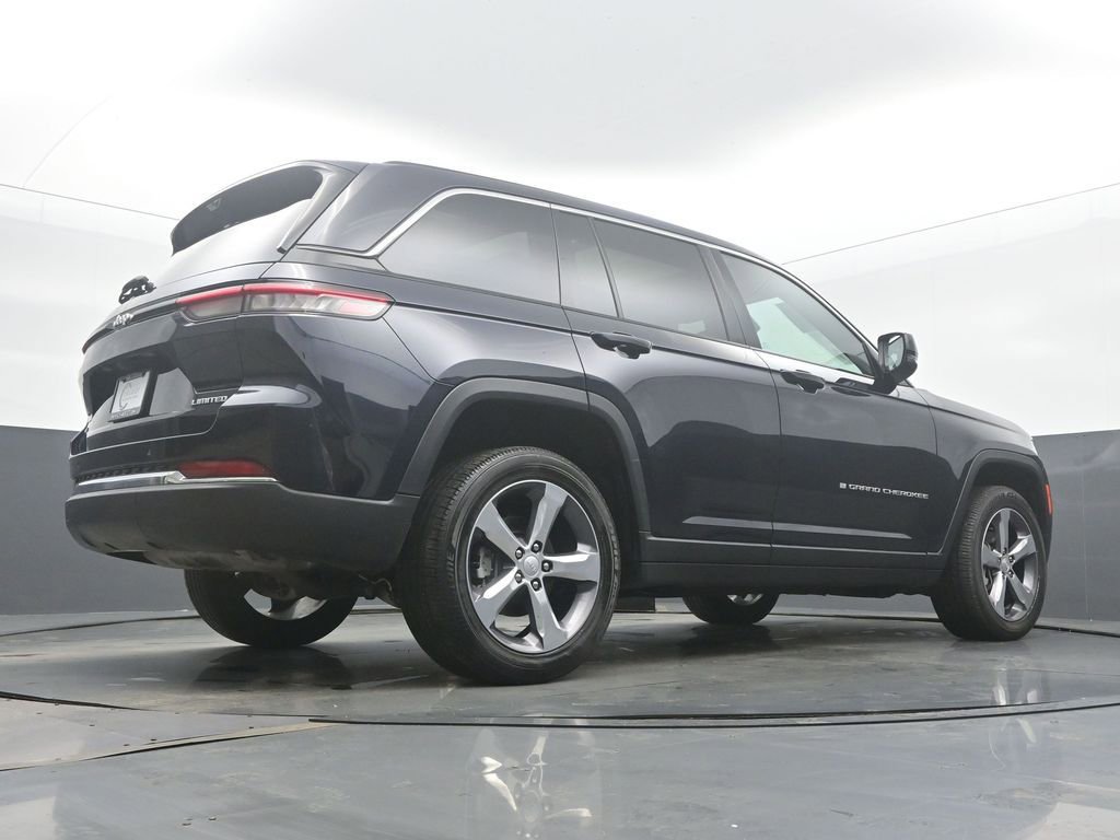 Used 2024 Jeep Grand Cherokee Limited w/ Luxury Tech Group II image 51