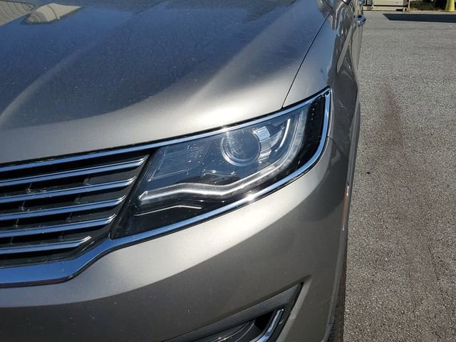 Used 2016 Lincoln MKX Reserve w/ Driver Assistance Package image 3