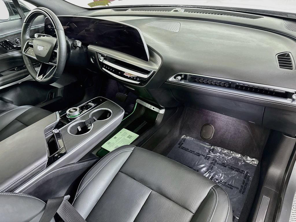 Used 2024 Cadillac Lyriq Luxury AWD/4WD image 34