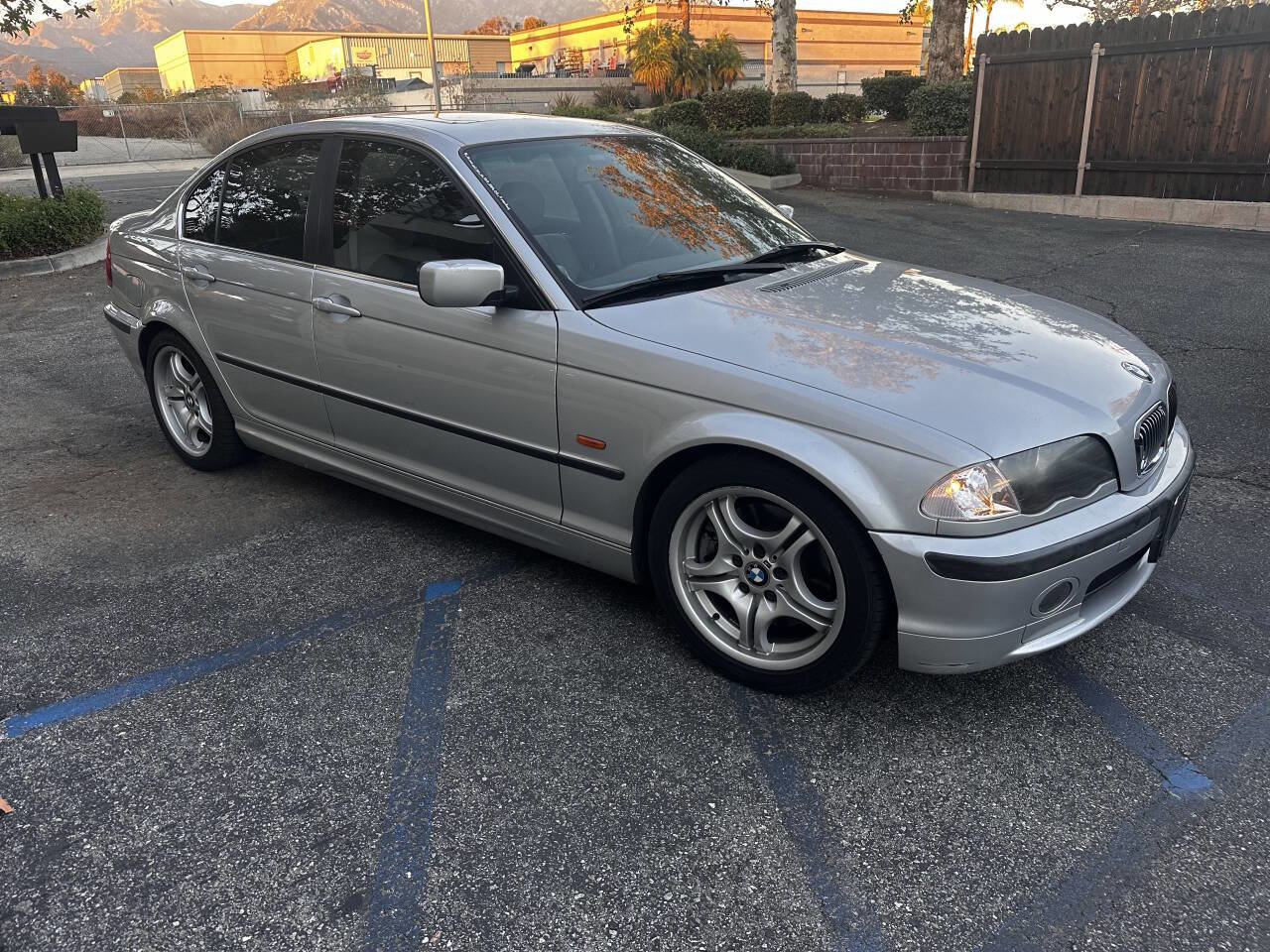 Used 2001 BMW 330i Sedan image 6