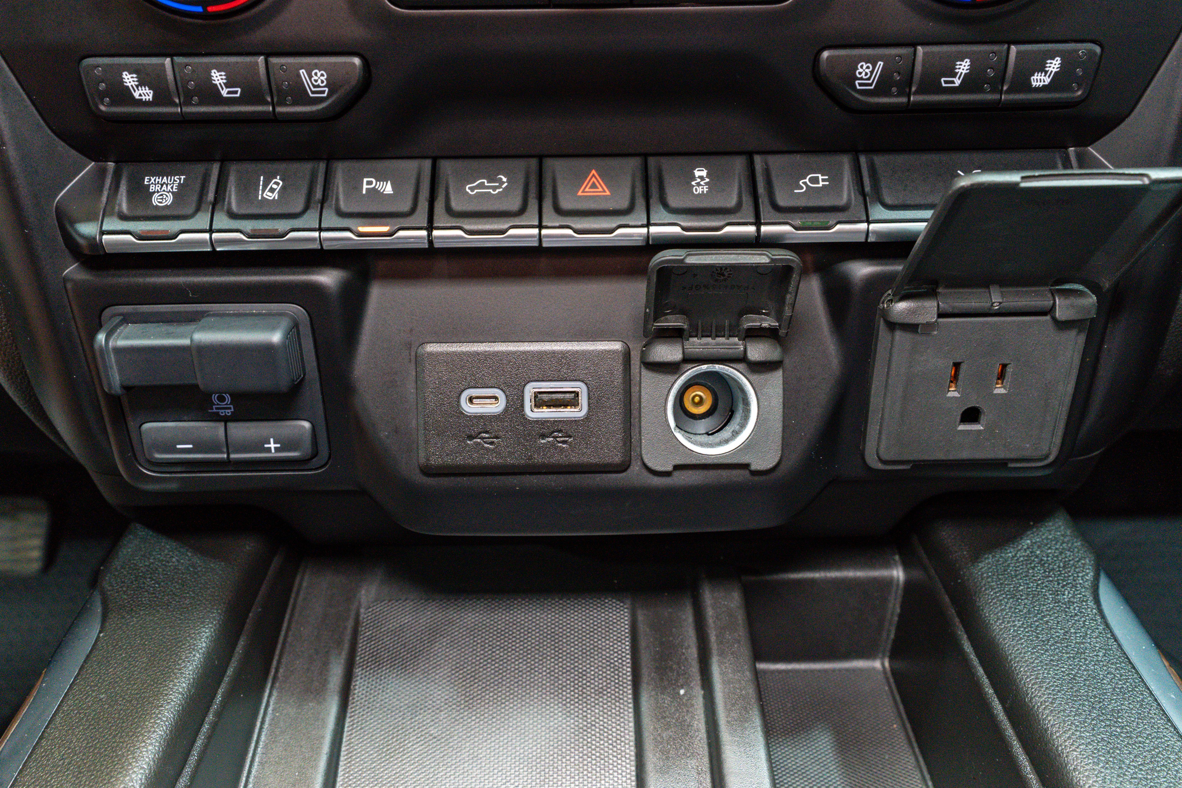 Used 2023 Chevrolet Silverado 3500 High Country image 32