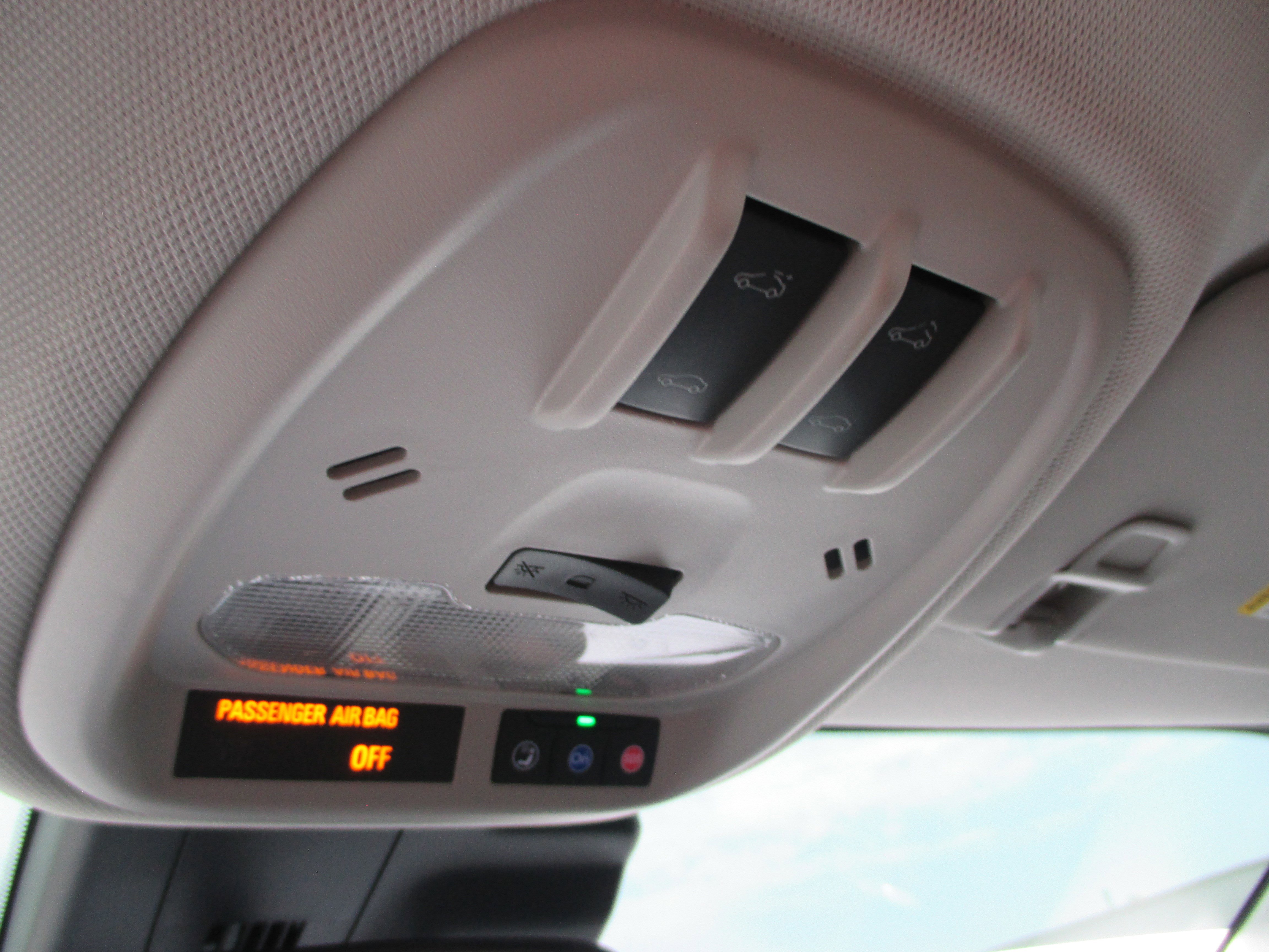 Used 2024 Chevrolet Trax LT w/ Sunroof Package FWD image 20