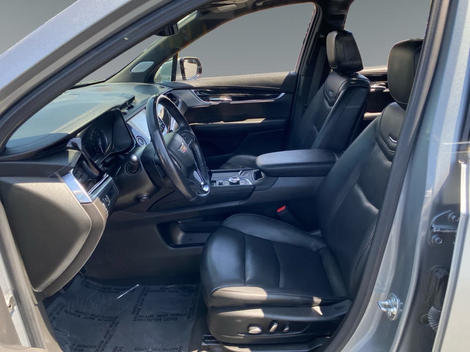 Used 2024 Cadillac XT6 Premium Luxury FWD image 9