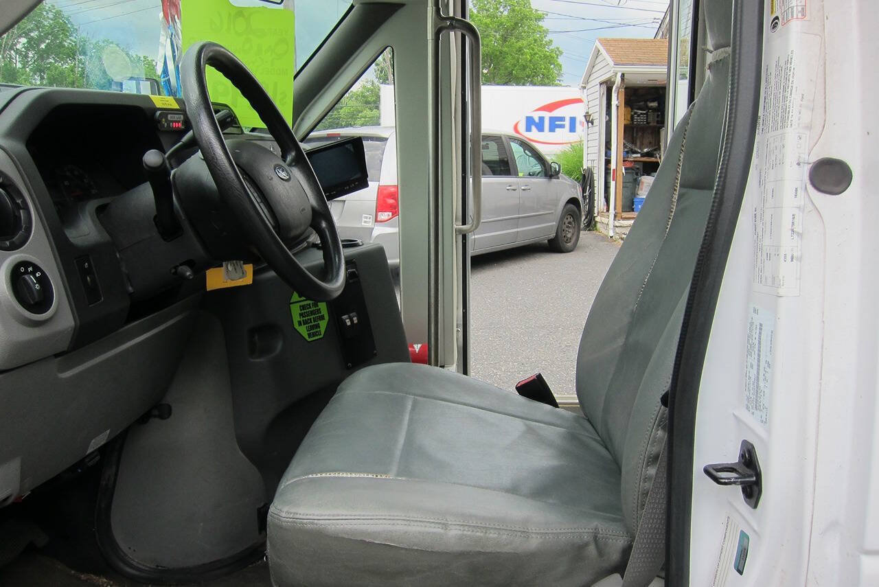 Used 2016 Ford E-450 and Econoline 450 Super Duty w/ Shuttle Bus Prep Package RWD image 13