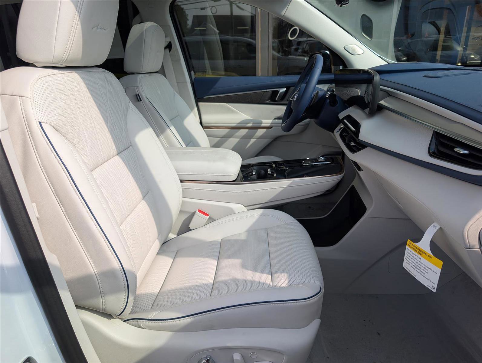 New 2026 Buick Enclave Avenir w/ Super Cruise Package image 8