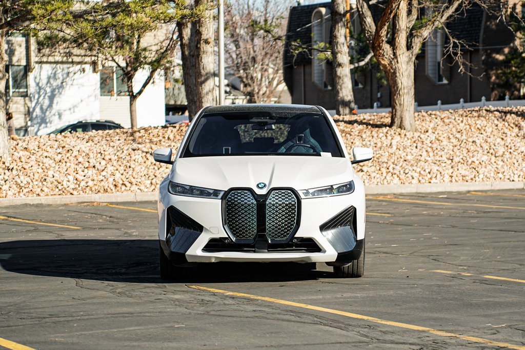 Used 2023 BMW iX xDrive50 w/ Ultimate Package 2 image 2