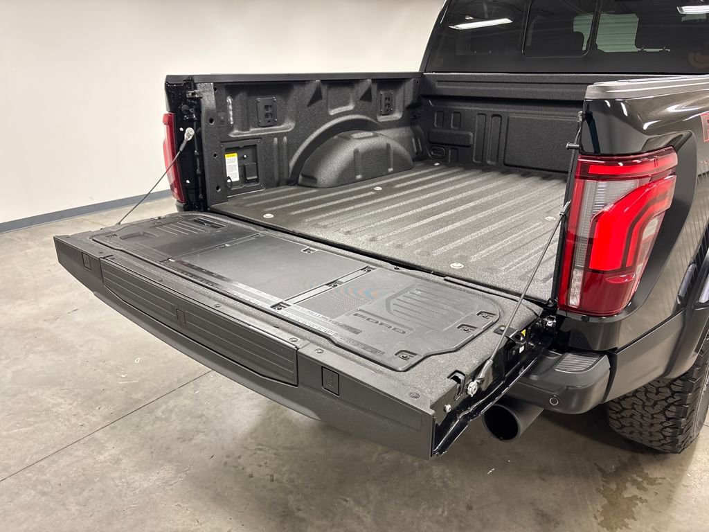 Used 2025 Ford F150 Raptor image 23