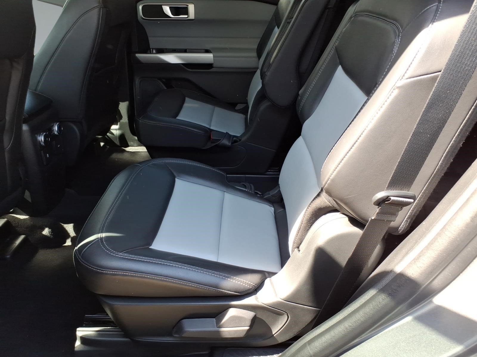 Used 2023 Ford Explorer XLT w/ Equipment Group 202A AWD/4WD image 7