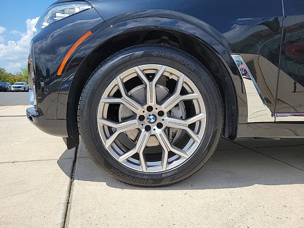 Used 2021 BMW X7 xDrive40i w/ Parking Assistance Package AWD/4WD image 8