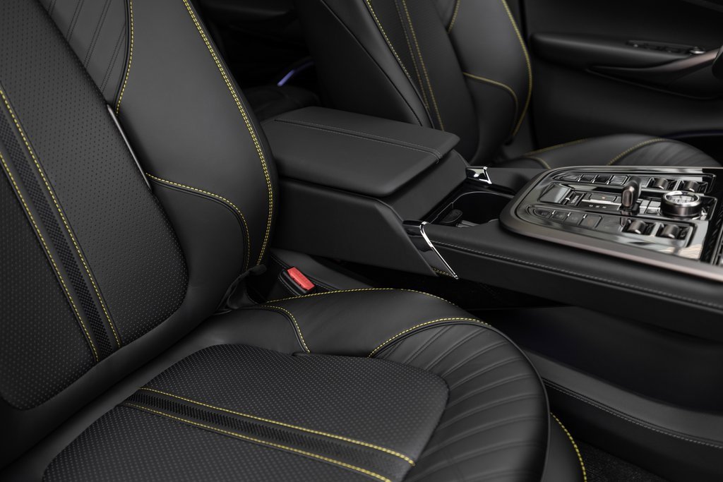 New 2026 Aston Martin DBX 707 image 32