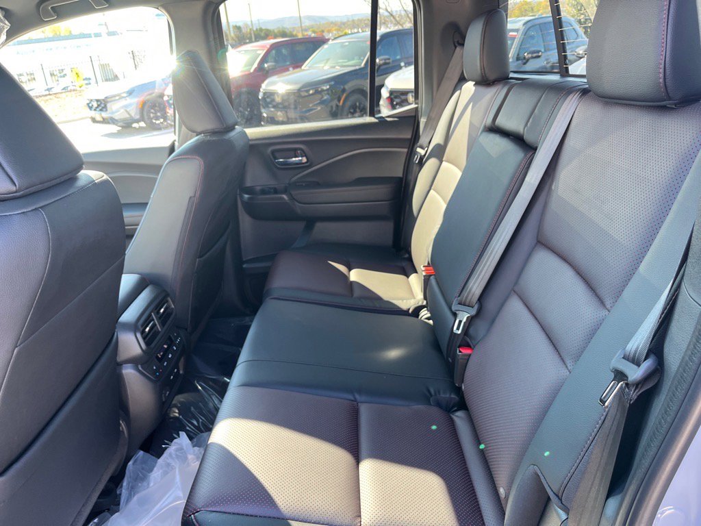 New 2026 Honda Ridgeline Black Edition image 5