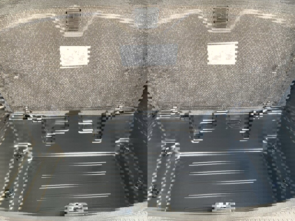 Used 2025 GMC Acadia Elevation image 19