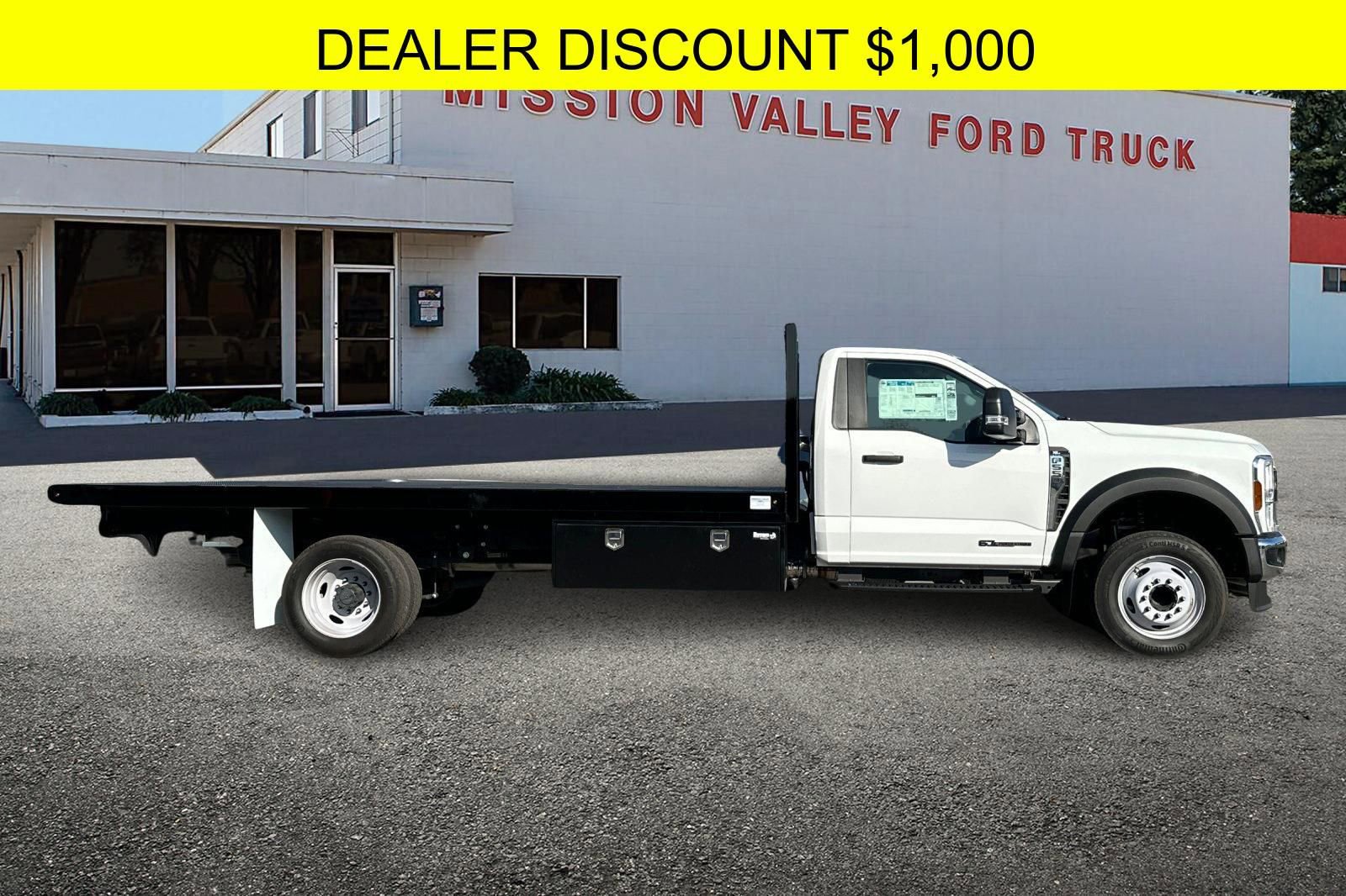 New 2024 Ford F550 2WD Regular Cab Super Duty image 3