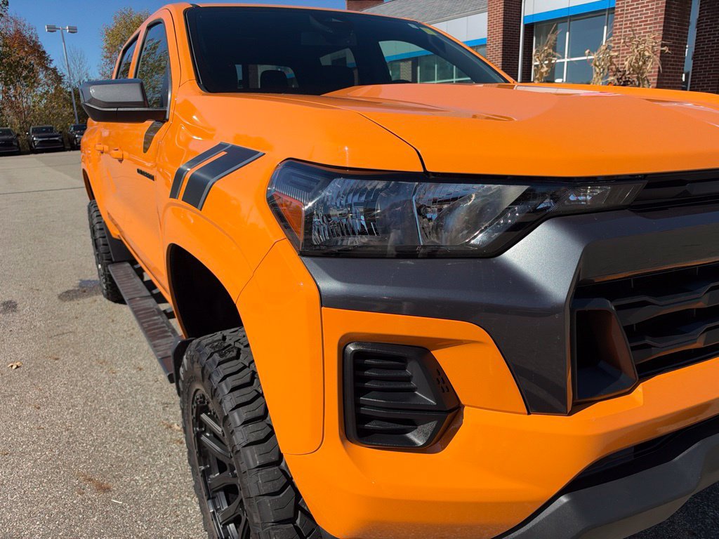 Used 2026 Chevrolet Colorado LT AWD/4WD image 2