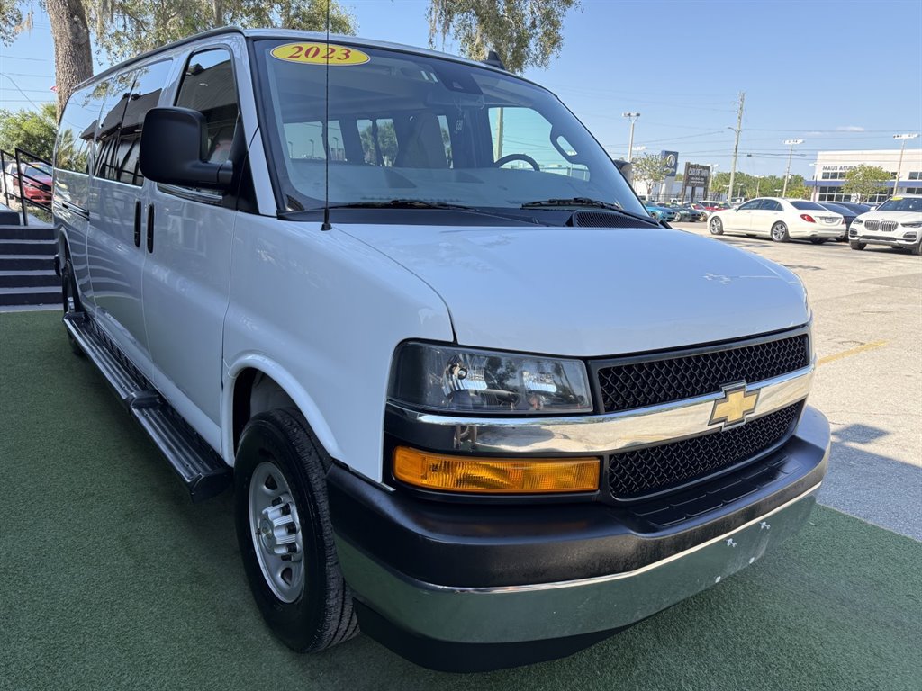 Used 2023 Chevrolet Express 3500 LT w/ LT Preferred Equipment Group RWD image 3