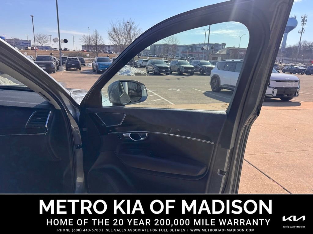 Used 2018 Volvo XC90 T5 Momentum w/ Protection Package Plus image 34