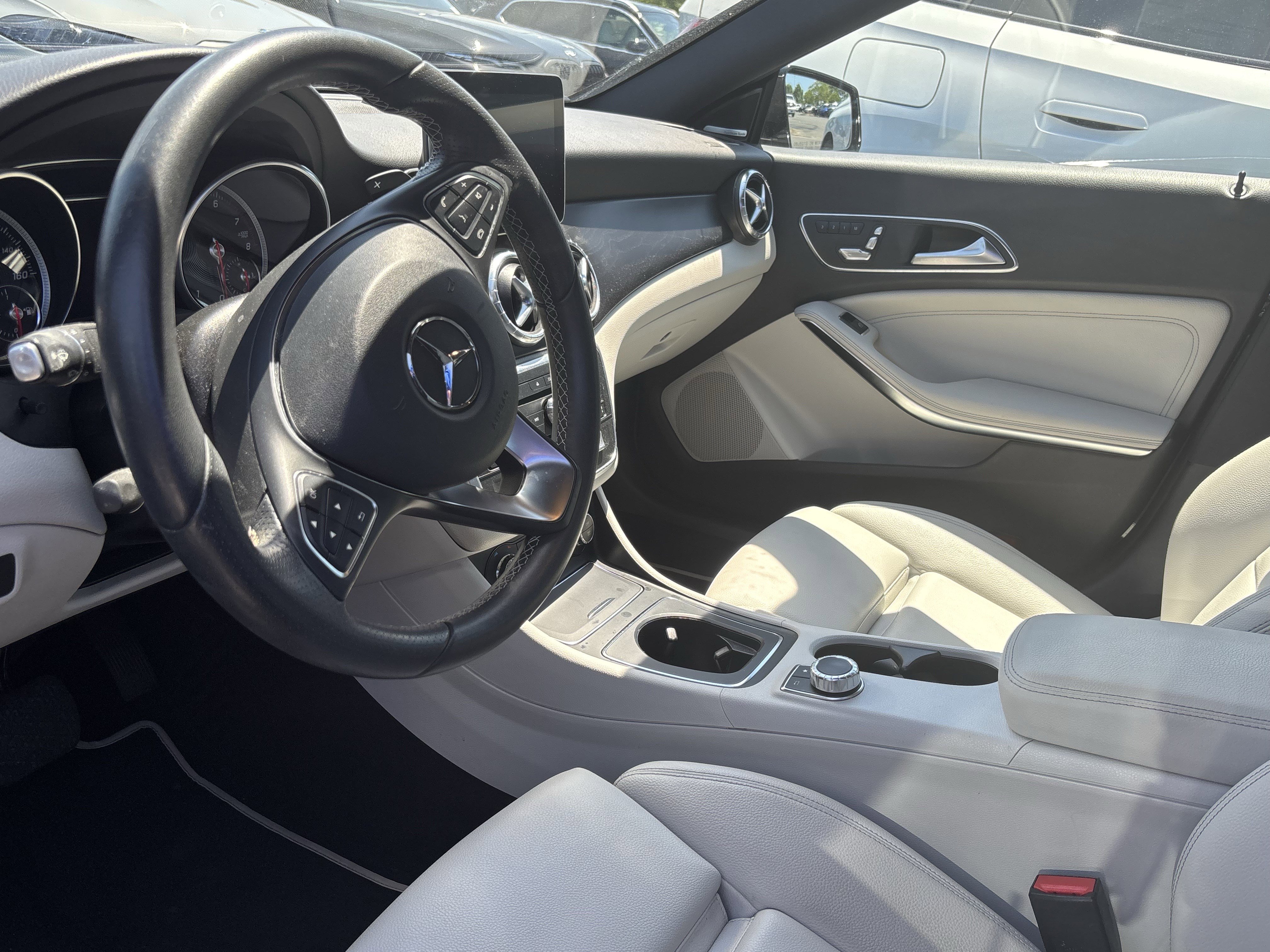 Used 2018 Mercedes-Benz CLA 250 4MATIC image 38