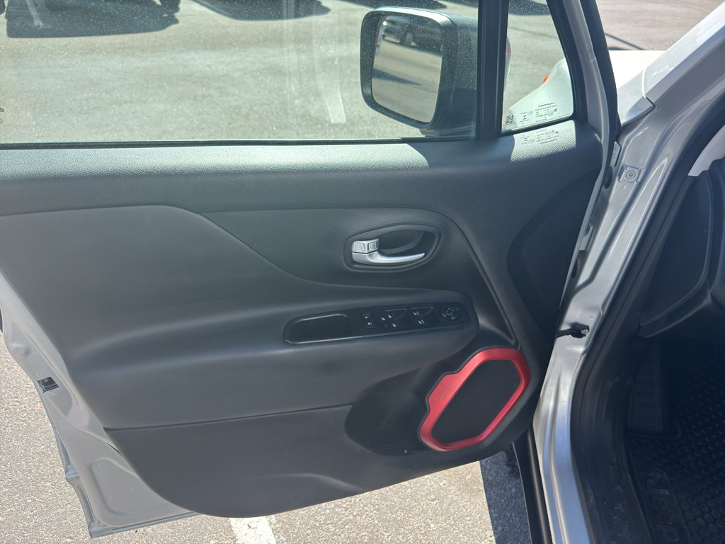 Used 2018 Jeep Renegade Trailhawk w/ Cold Weather Group II image 16