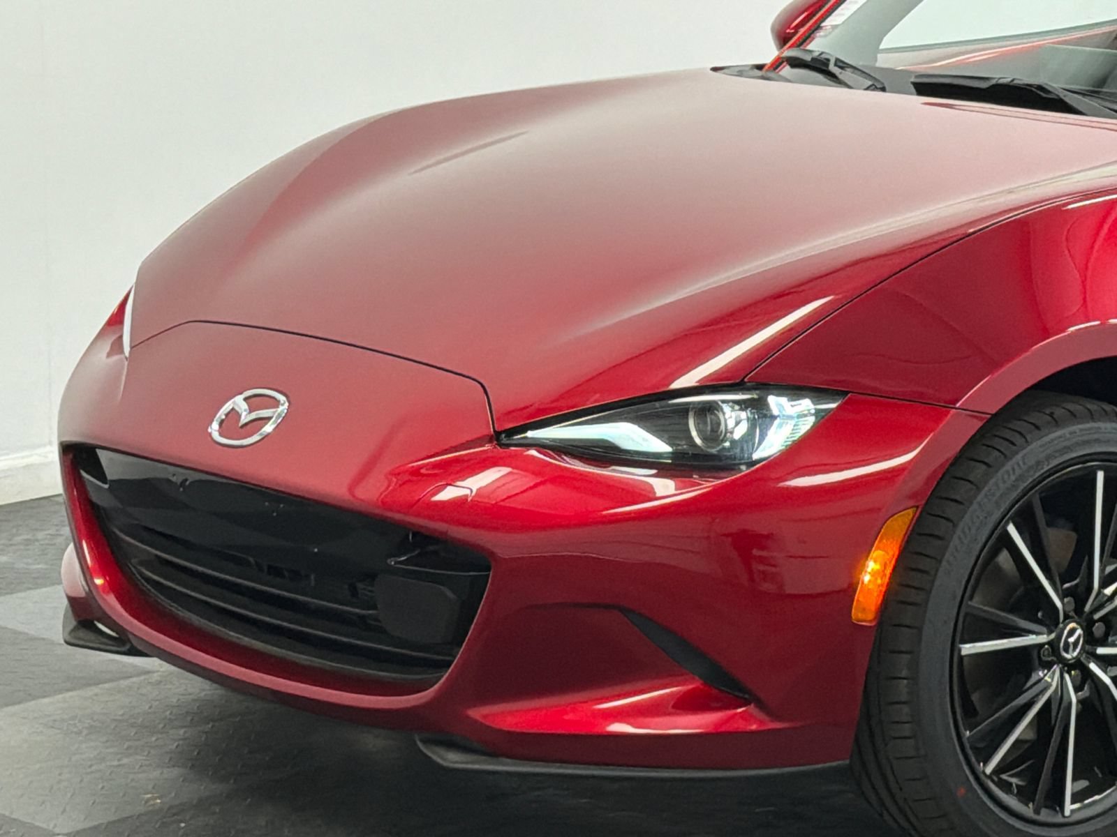New 2026 MAZDA MX-5 Miata RF Grand Touring w/ Weather Package RWD image 2