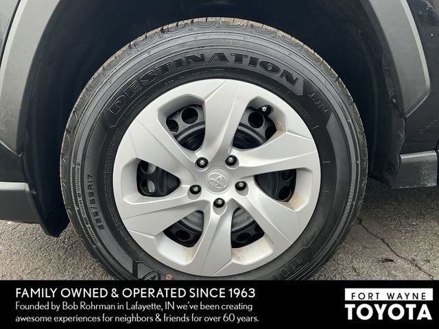 Used 2024 Toyota RAV4 LE image 8