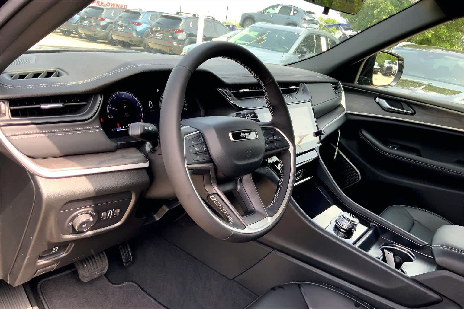 New 2026 Jeep Grand Cherokee L Limited AWD/4WD image 8