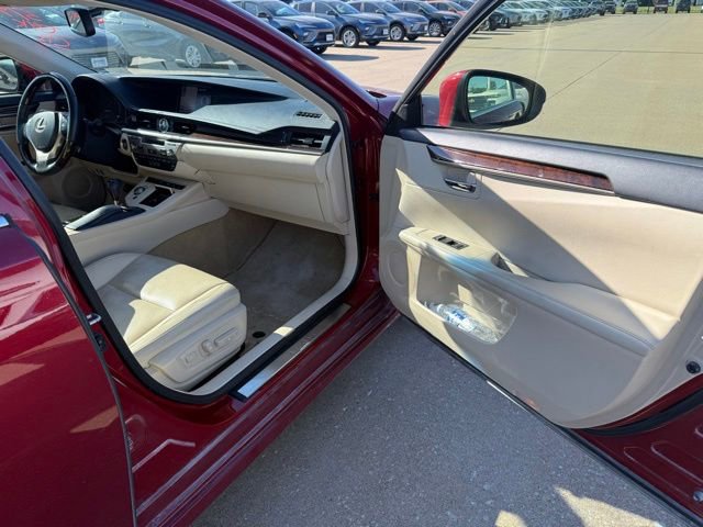 Used 2013 Lexus ES 350 w/ Luxury Pkg FWD image 23