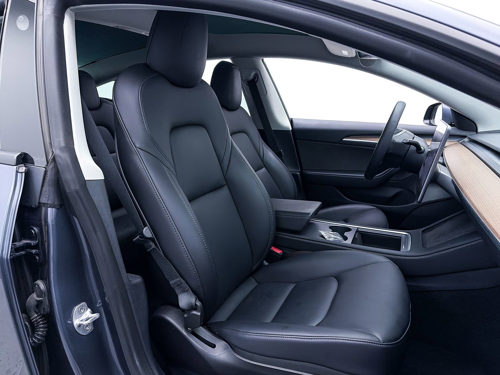 Used 2023 Tesla Model 3 Standard Range image 30