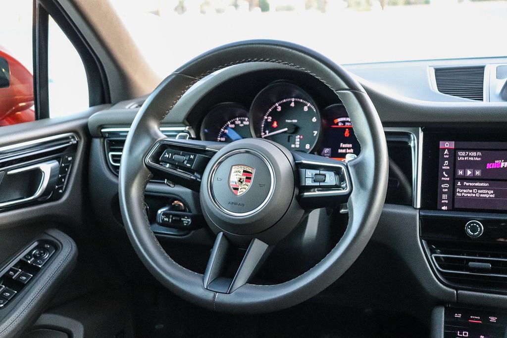Used 2024 Porsche Macan AWD/4WD image 18