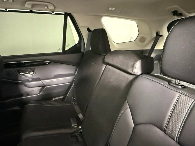 Used 2025 Honda Pilot Touring image 39