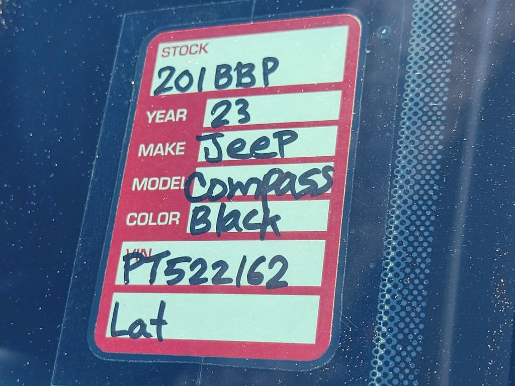 Used 2023 Jeep Compass Latitude AWD/4WD image 30