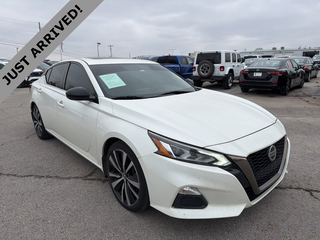 Used 2019 Nissan Altima 2.5 SR w/ SR Premium Package image 3