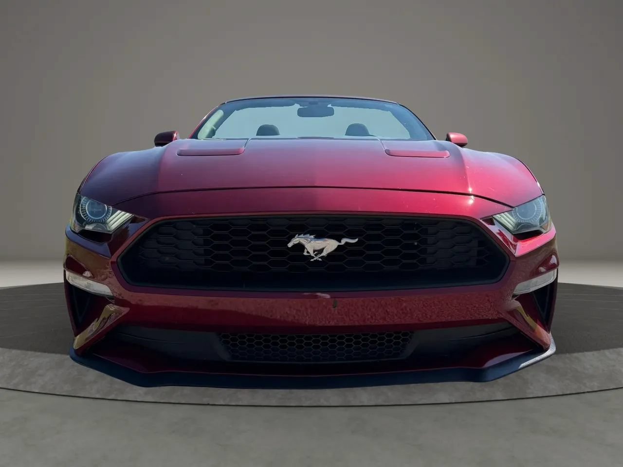 Used 2019 Ford Mustang Convertible RWD image 8