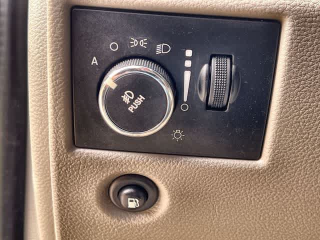 Used 2011 Jeep Grand Cherokee Laredo w/ Trailer Tow Group RWD image 29