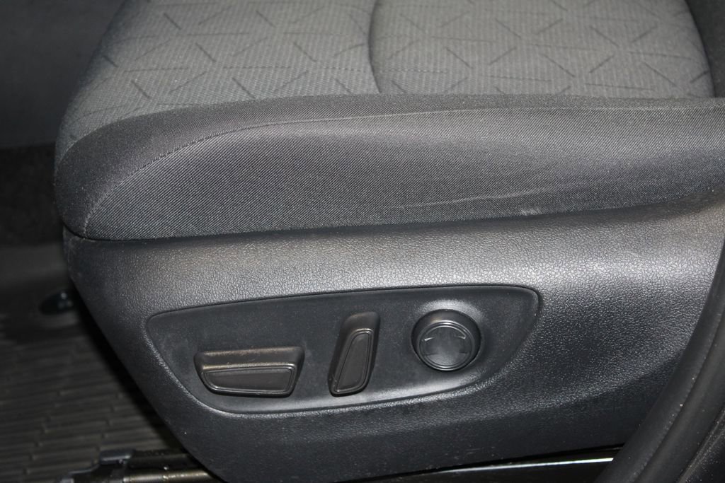 Used 2021 Toyota RAV4 XLE image 13