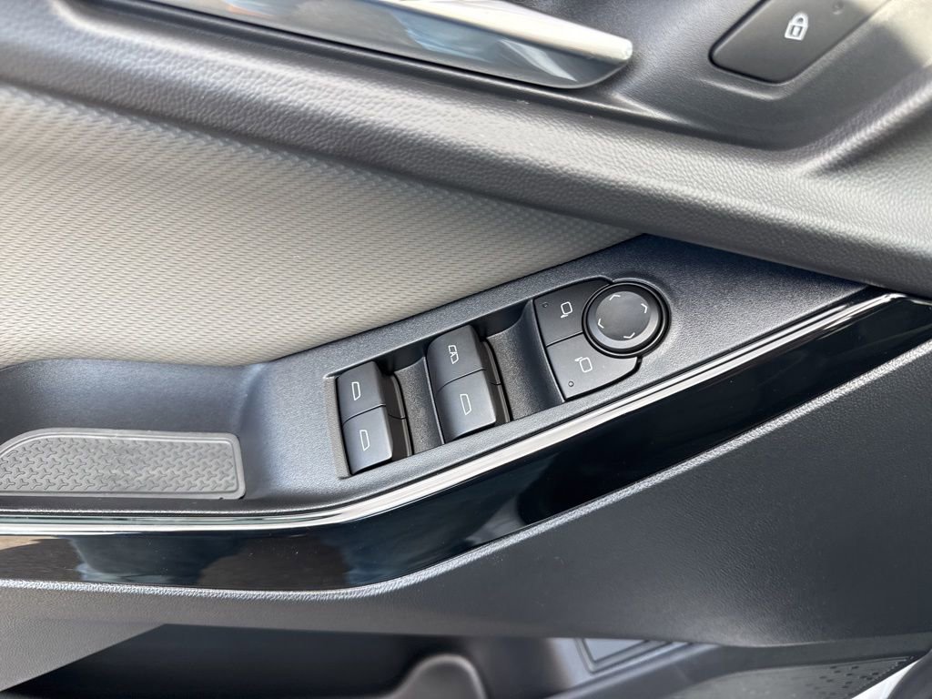 New 2026 Chevrolet Equinox LT w/ Convenience Package II image 27