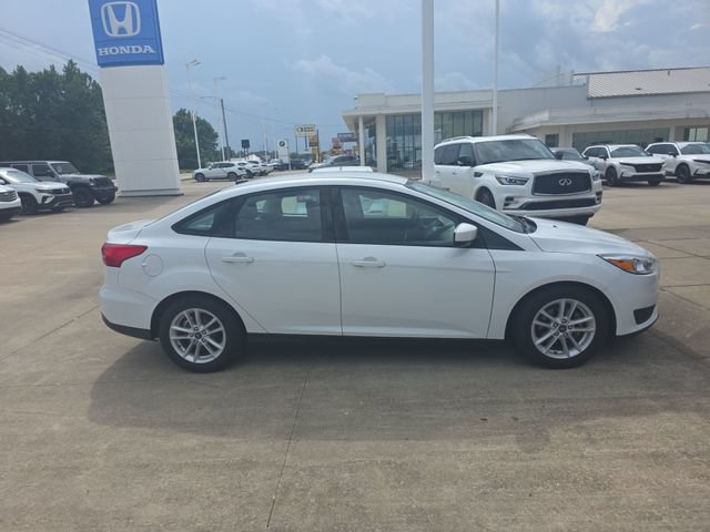 Used 2018 Ford Focus SE FWD image 5
