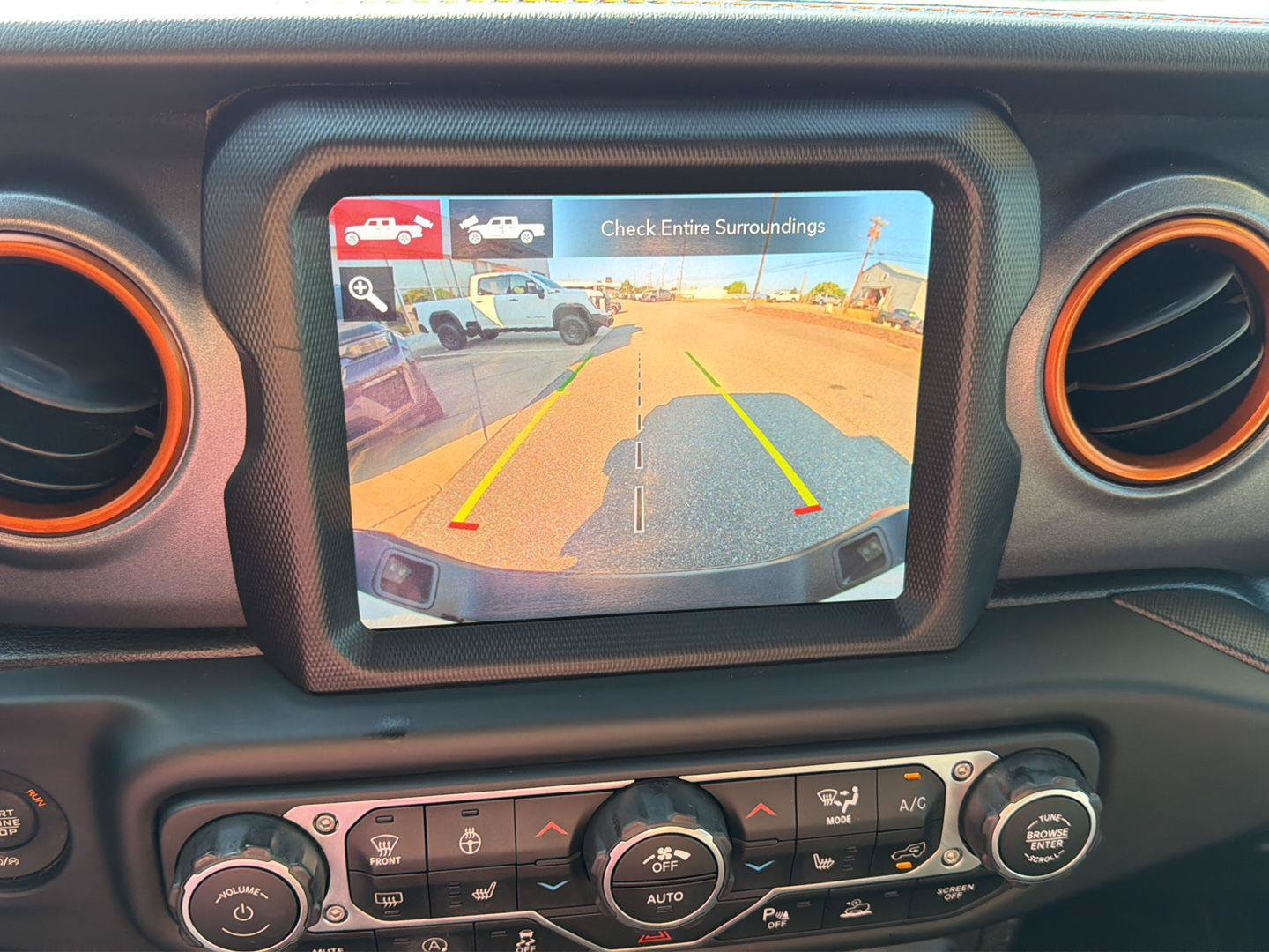 Used 2020 Jeep Gladiator Mojave AWD/4WD image 7