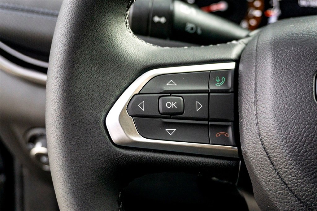 New 2026 Jeep Compass Latitude image 13